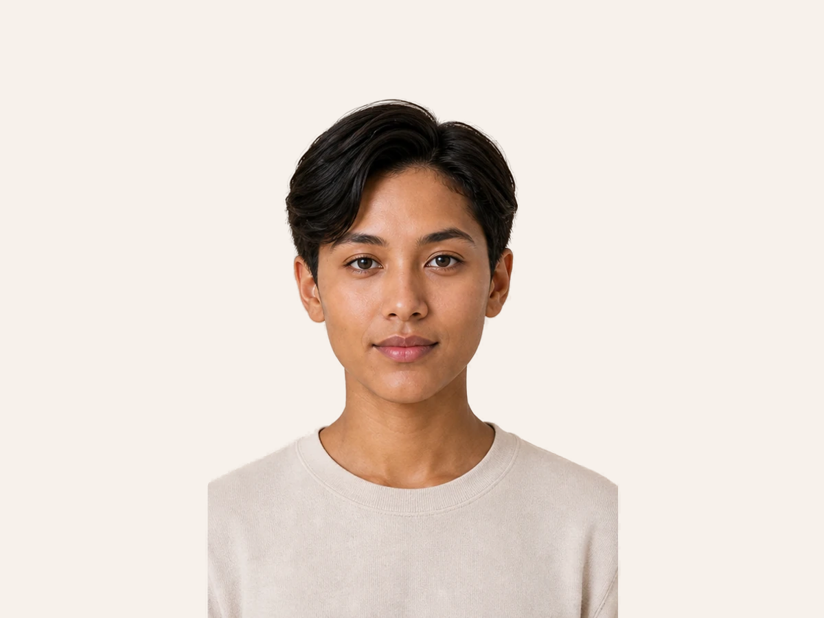 Low-Volume Side Part hairstyle for diamond face